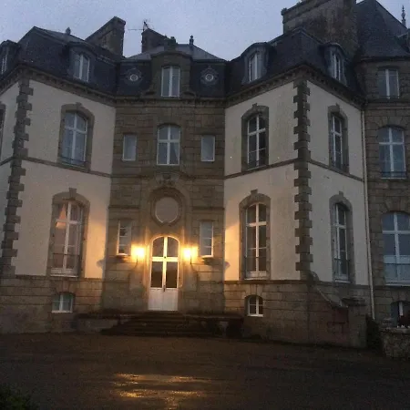 Un Au Chateau De Locqueran Finistere
